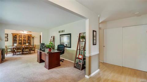 560 Princeway Ct, Manchester, MO 63011 photo 3