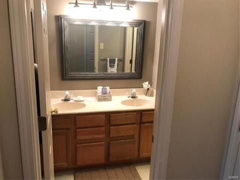 805 Clayworth, Ballwin, MO 63011 photo 26