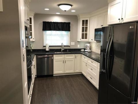 805 Clayworth, Ballwin, MO 63011 photo 3