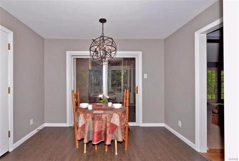 805 Clayworth, Ballwin, MO 63011 photo 4