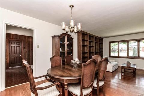14 Hedgewood Ln, Manchester, MO 63011 photo 8