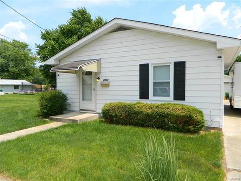 2824 S 15th St, Springfield, IL 62703 photo 1