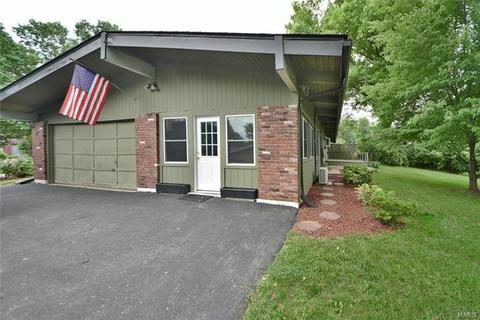122 Coral Ter, Ballwin, MO 63011 photo 2