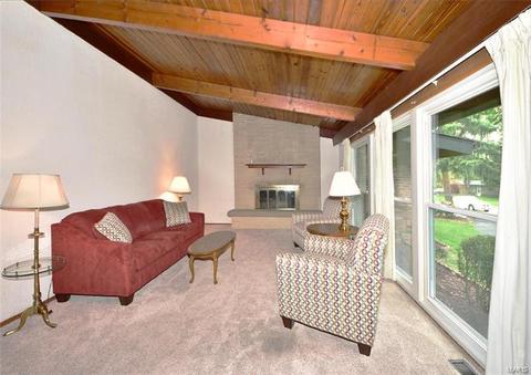 122 Coral Ter, Ballwin, MO 63011 photo 4