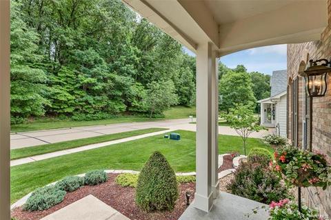 385 Gateford Dr, Ballwin, MO 63021 photo 3