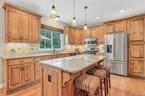 385 Gateford Dr, Ballwin, MO 63021 photo 13