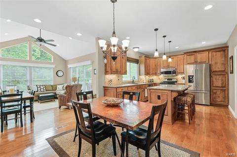 385 Gateford Dr, Ballwin, MO 63021 photo 12