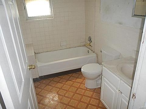 5151 Maple Ave, Saint Louis, MO 63113 photo 9