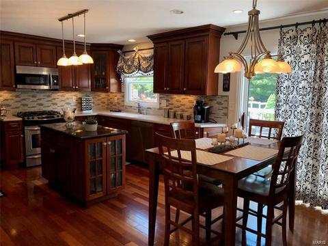 2 Springlake Ct, Ballwin, MO 63011 photo 14