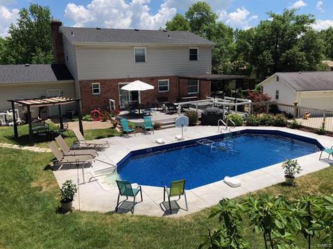 2 Springlake Ct, Ballwin, MO 63011 photo 6