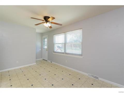 406 Dardenne Dr, O'fallon, MO 63366 photo 10