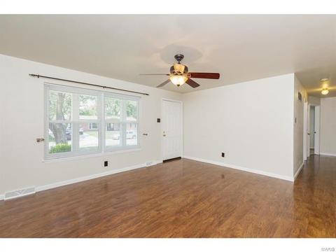 406 Dardenne Dr, O'fallon, MO 63366 photo 11