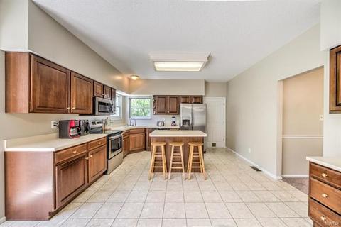 2807 Bromley Dr, O'fallon, MO 63368 photo 3