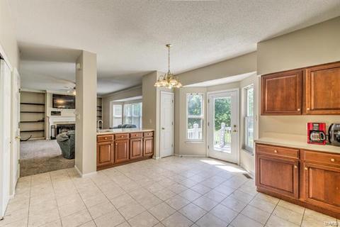 2807 Bromley Dr, O'fallon, MO 63368 photo 8