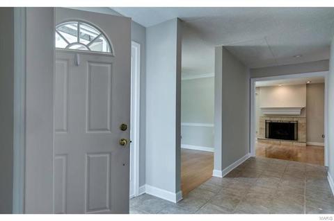 506 Iron Lantern Dr, Ballwin, MO 63011 photo 4