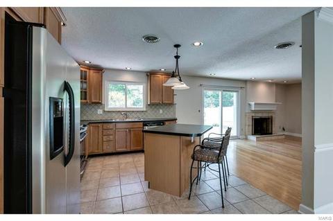 506 Iron Lantern Dr, Ballwin, MO 63011 photo 12