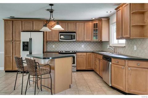 506 Iron Lantern Dr, Ballwin, MO 63011 photo 9
