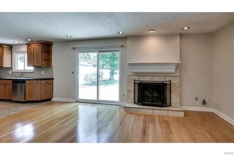 506 Iron Lantern Dr, Ballwin, MO 63011 photo 13