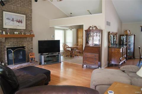 1461 Kentbrooke Dr, Ballwin, MO 63021 photo 5
