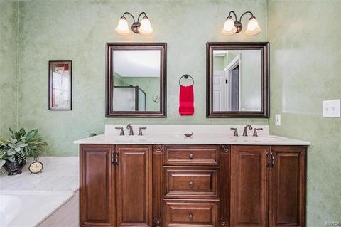 2712 Barrett Springs Ct, Ballwin, MO 63021 photo 25
