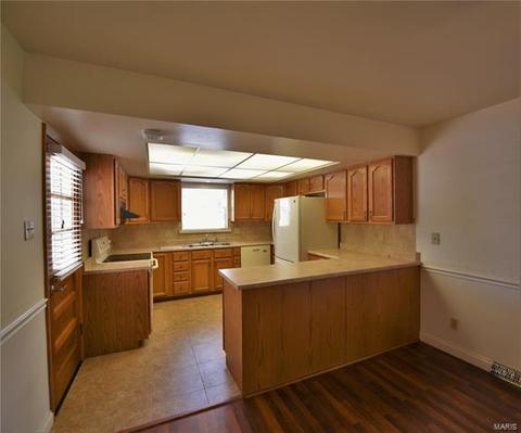 802 Belleau Dr, O'fallon, MO 63366 photo 6
