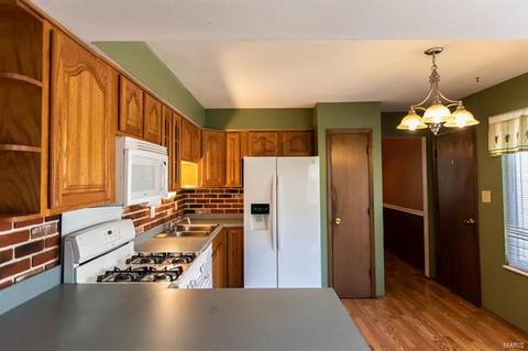 280 Aspen Vlg, Ballwin, MO 63021 photo 4