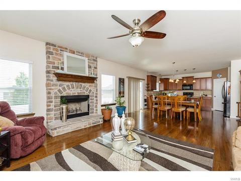 2132 Asher, Saint Peters, MO 63376 photo 4