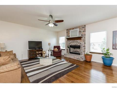 2132 Asher, Saint Peters, MO 63376 photo 3