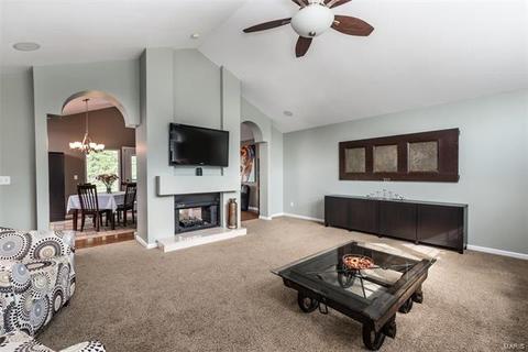 741 Emerald Oaks Ct, Eureka, MO 63025 photo 3