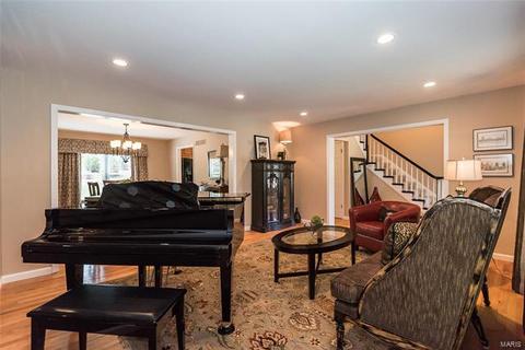 1724 Carman Valley Dr, Ballwin, MO 63021 photo 7
