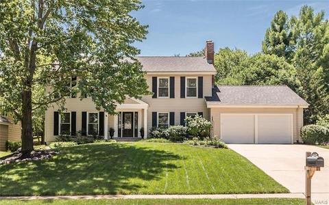 1724 Carman Valley Dr, Ballwin, MO 63021 photo 1