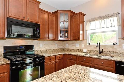 718 Ashton Way Cir, Eureka, MO 63025 photo 3