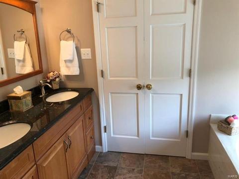 414 Alverston Ct, Ballwin, MO 63021 photo 17