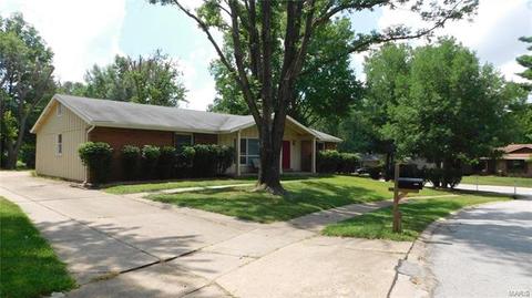 828 Gardenway, Ballwin, MO 63011 photo 1