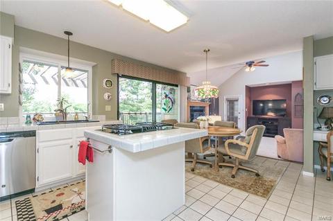 915 Hemingway Ln, Weldon Spring, MO 63304 photo 22