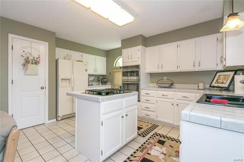 915 Hemingway Ln, Weldon Spring, MO 63304 photo 24