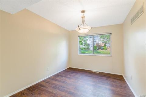 6 Statesman Ct, O'fallon, MO 63368 photo 8