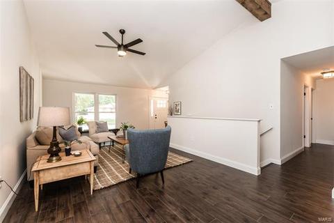 380 Woodrun Dr, Ballwin, MO 63021 photo 5