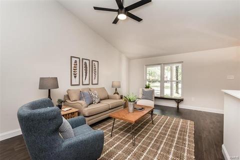 380 Woodrun Dr, Ballwin, MO 63021 photo 4