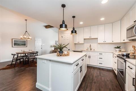 380 Woodrun Dr, Ballwin, MO 63021 photo 9