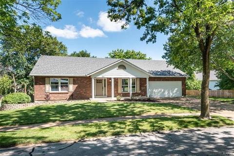 380 Woodrun Dr, Ballwin, MO 63021 photo 1