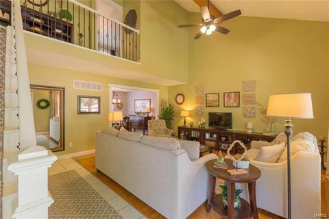 911 Totem Woods Ct, Manchester, MO 63021 photo 4