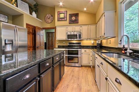 426 Alverston Ct, Ballwin, MO 63021 photo 11
