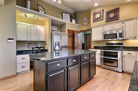 426 Alverston Ct, Ballwin, MO 63021 photo 12