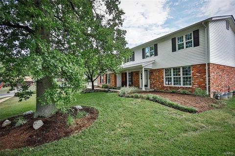 251 Towercliffe Dr, Ballwin, MO 63021 photo 2