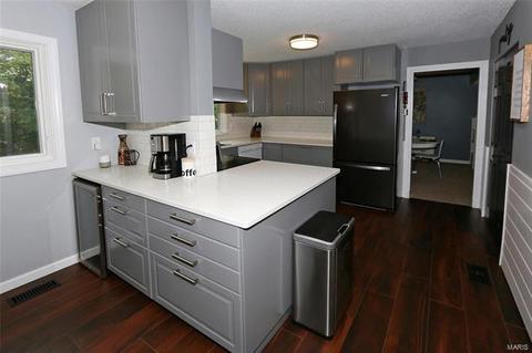 1388 Justerini, Ballwin, MO 63011 photo 9