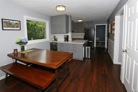 1388 Justerini, Ballwin, MO 63011 photo 8