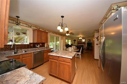 8 Tinsmith Ct, O'fallon, MO 63366 photo 13