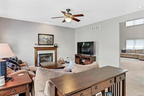 1939 Lunenburg Dr, Saint Peters, MO 63376 photo 6