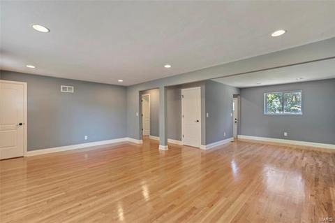 129 Holloway Rd, Ballwin, MO 63011 photo 15